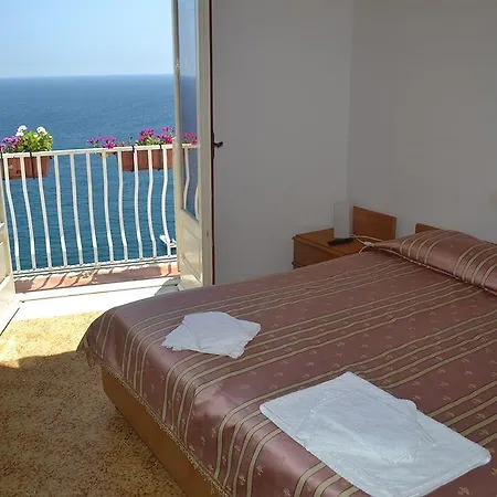Bed & Breakfast Donna Giulia 4*