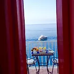 Donna Giulia Amalfi