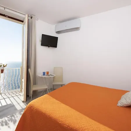Donna Giulia Bed and Breakfast