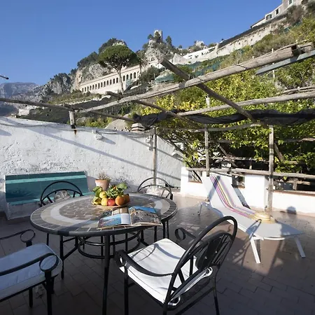 Donna Giulia Bed & Breakfast