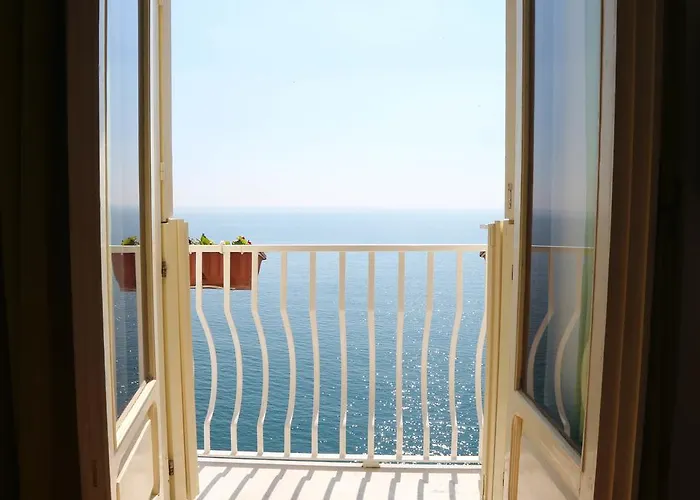 住宿加早餐酒店 唐娜·朱利亚酒店 阿马尔菲