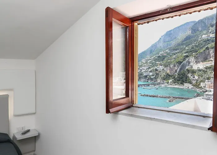 唐娜·朱利亚酒店 4* 阿马尔菲